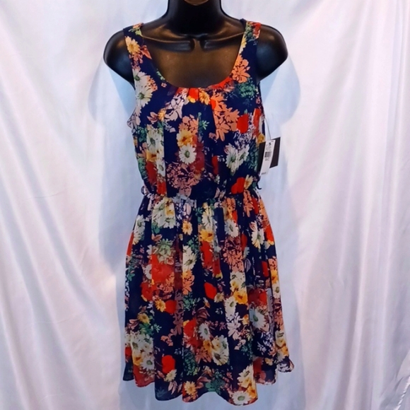 IZ Byer Floral Dress size Small - Picture 1 of 7